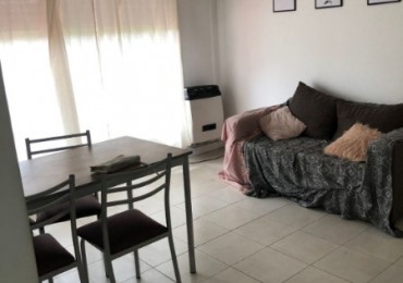VENTA DEPARTAMENTO 3 AMBIENTES CON PEQUEÑO PATIO